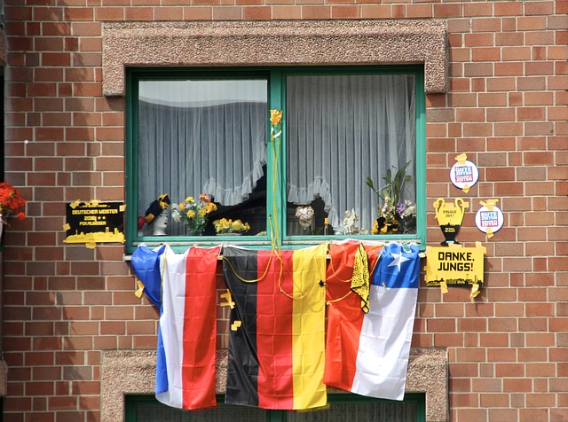 新华时评丨砥砺初心铺就百姓美好出行路.